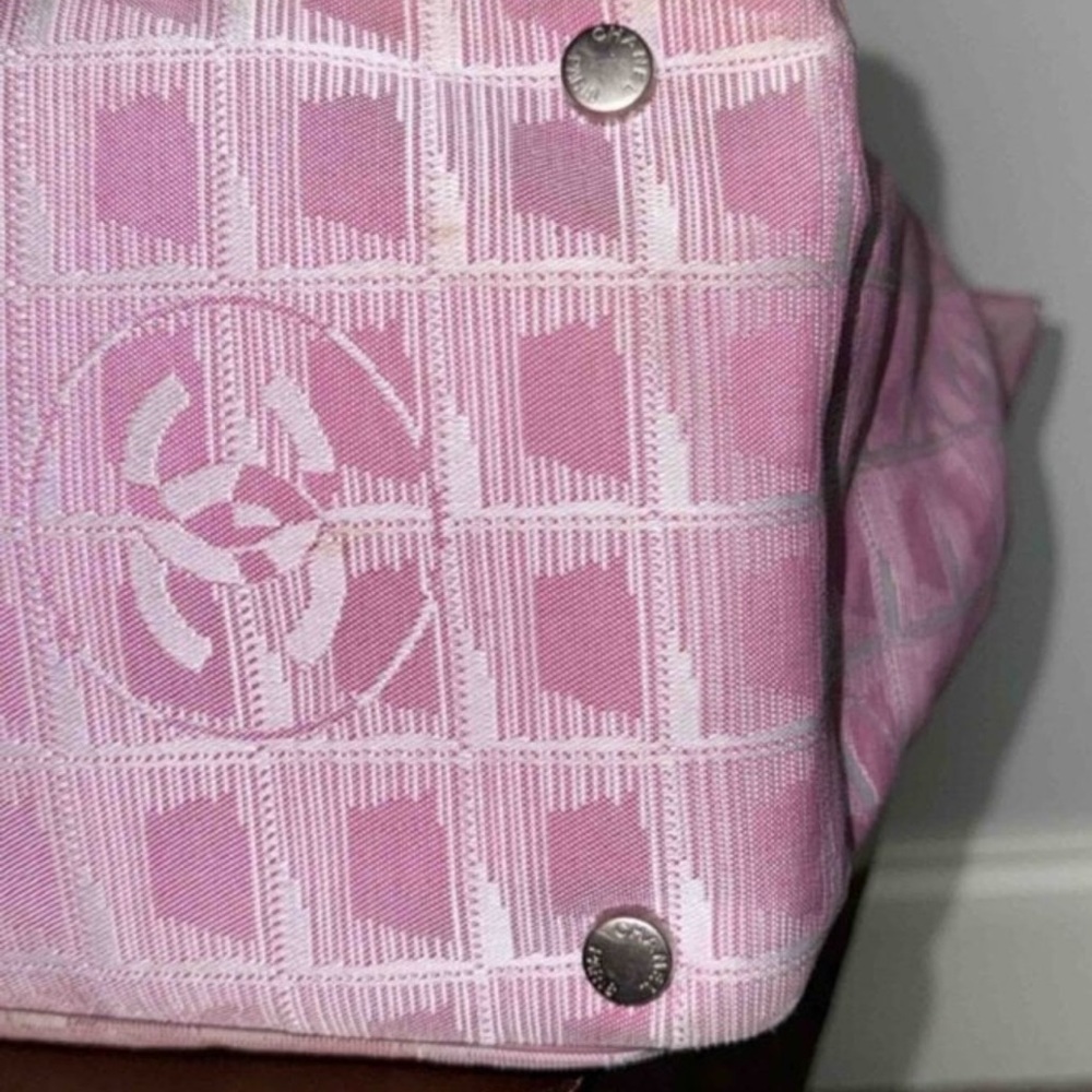 CHANEL Pink Checkered Tote Bag - Picture 6 of 9